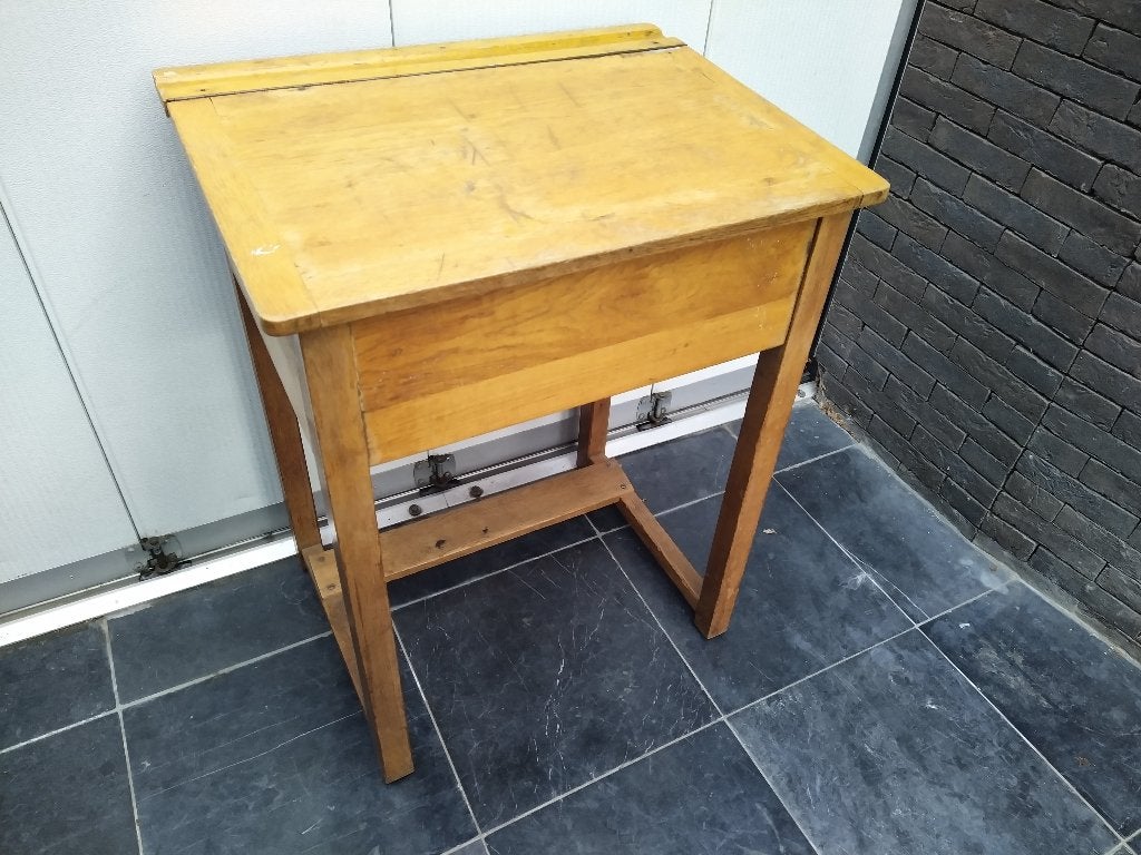 Vintage houten schoollessenaar met opklapbaar blad, Ophalen, Opbergruimte, Gebruikt, Hout