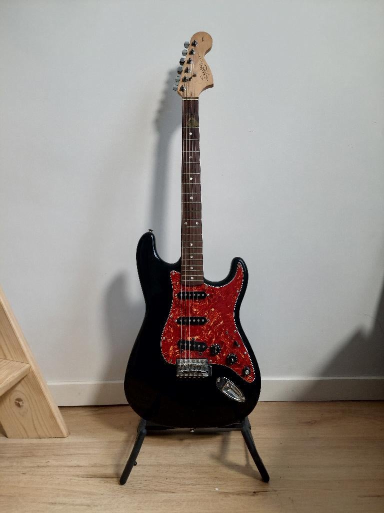 Squier by Fender Affinity Series Stratocaster Custom, Muziek en Instrumenten, Snaarinstrumenten | Gitaren | Elektrisch, Ophalen