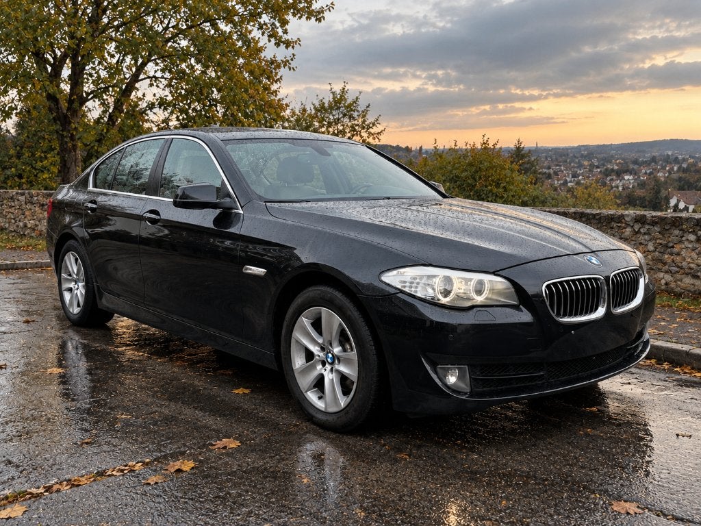 Bmw 520D 2013 Auto 99000KMS Full opts Cuir/Toit Ouvrant, Cuir, Entretenue par le concessionnaire, https://public.car-pass.be/vhr/5c68c1f3-d039-42aa-870a-5b1f43db0ce2