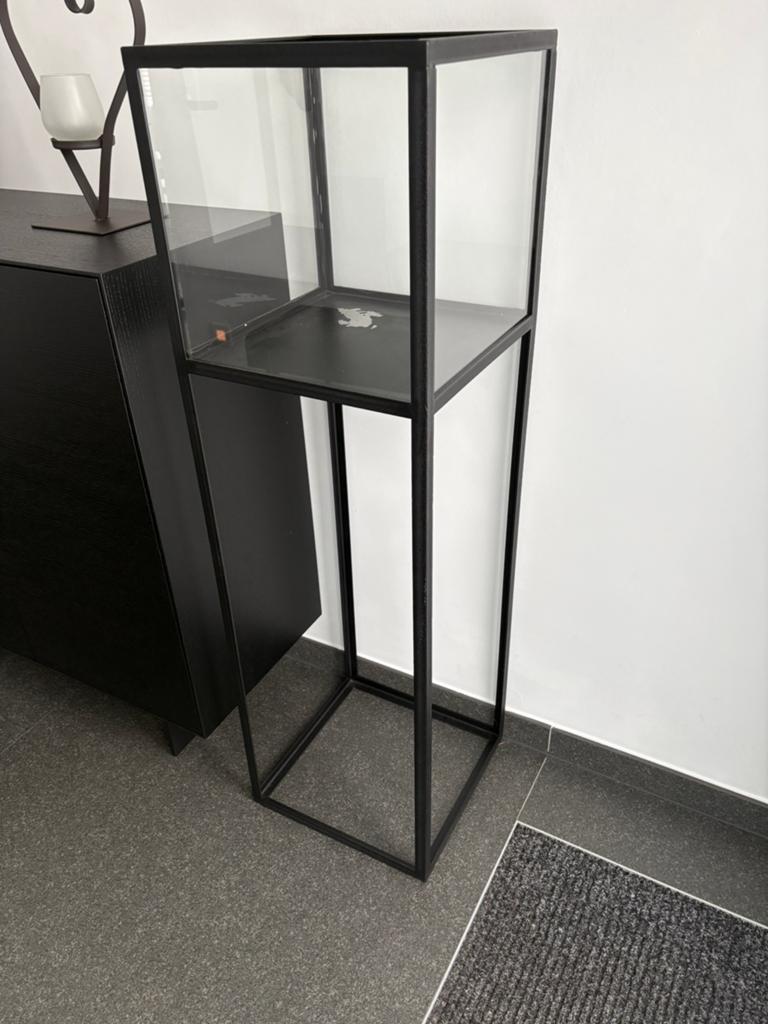Zwarte metalen staander met glas, Ophalen, Zo goed als nieuw