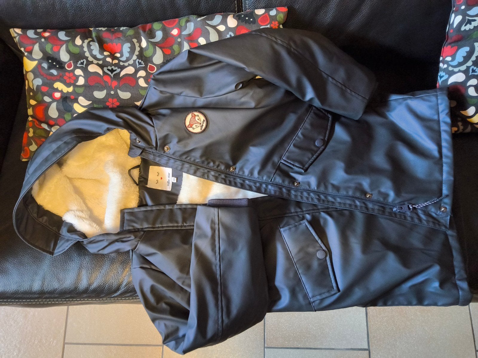 Blauwe gevoerde regenjas meisje Milla Star maat 134 JBC €20, Kinderen en Baby's, Ophalen, Meisje, Zo goed als nieuw, Milla Star