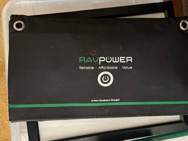 Solar powerbank Ravpower, Telecommunicatie, Powerbanks, Ophalen, Zo goed als nieuw