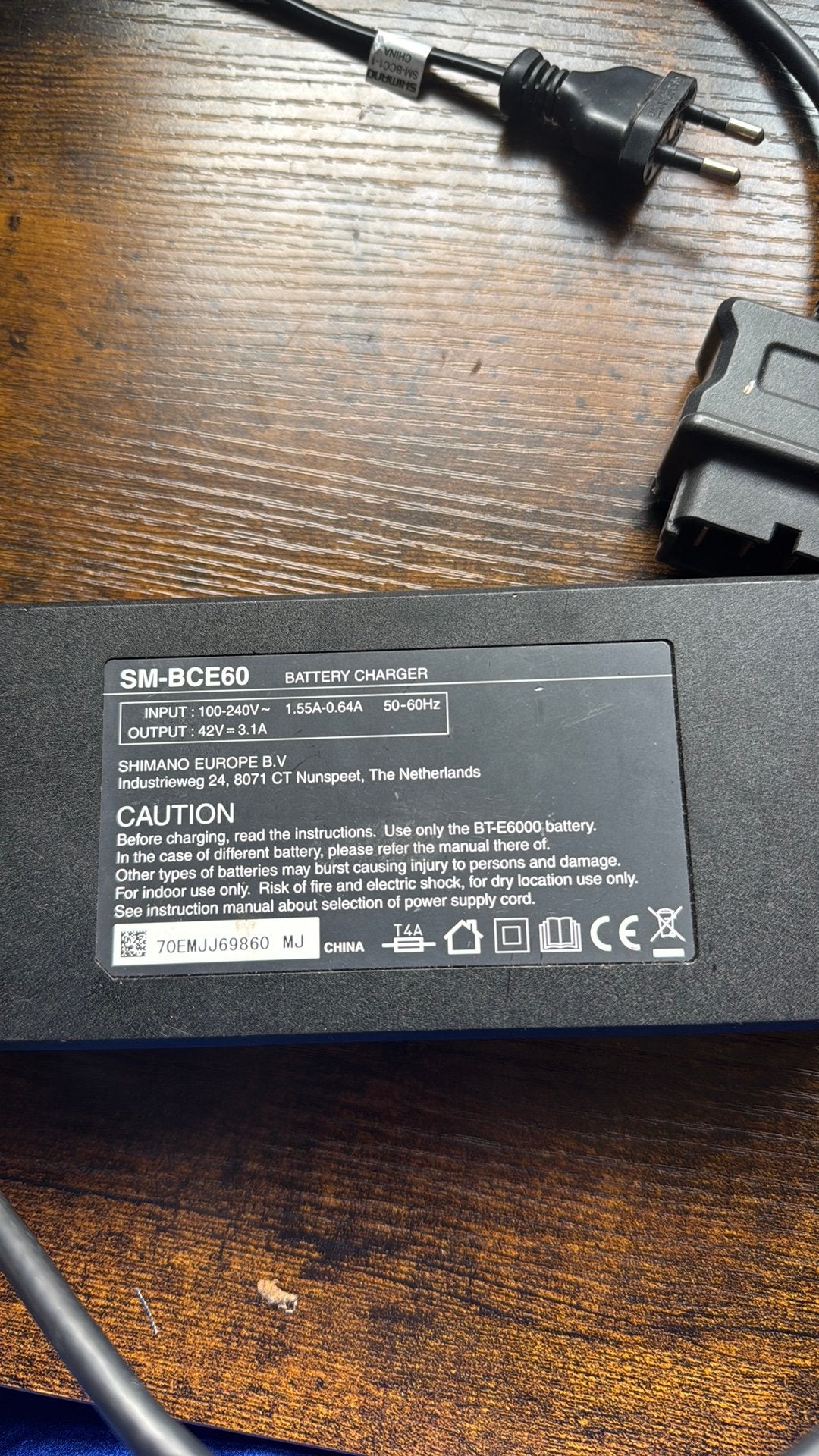 Chargeur original Shimano STEPS SM-BCE60 – Vélo électrique, Vélos & Vélomoteurs, Comme neuf