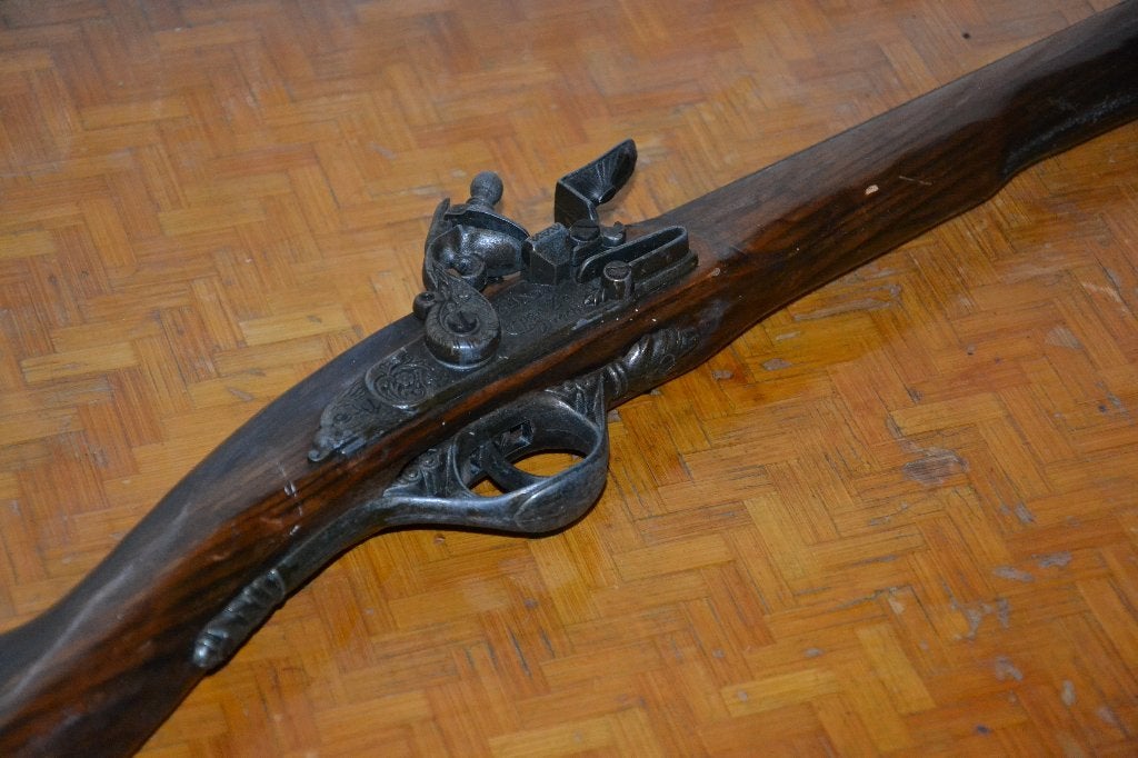 replica geweer, Ophalen