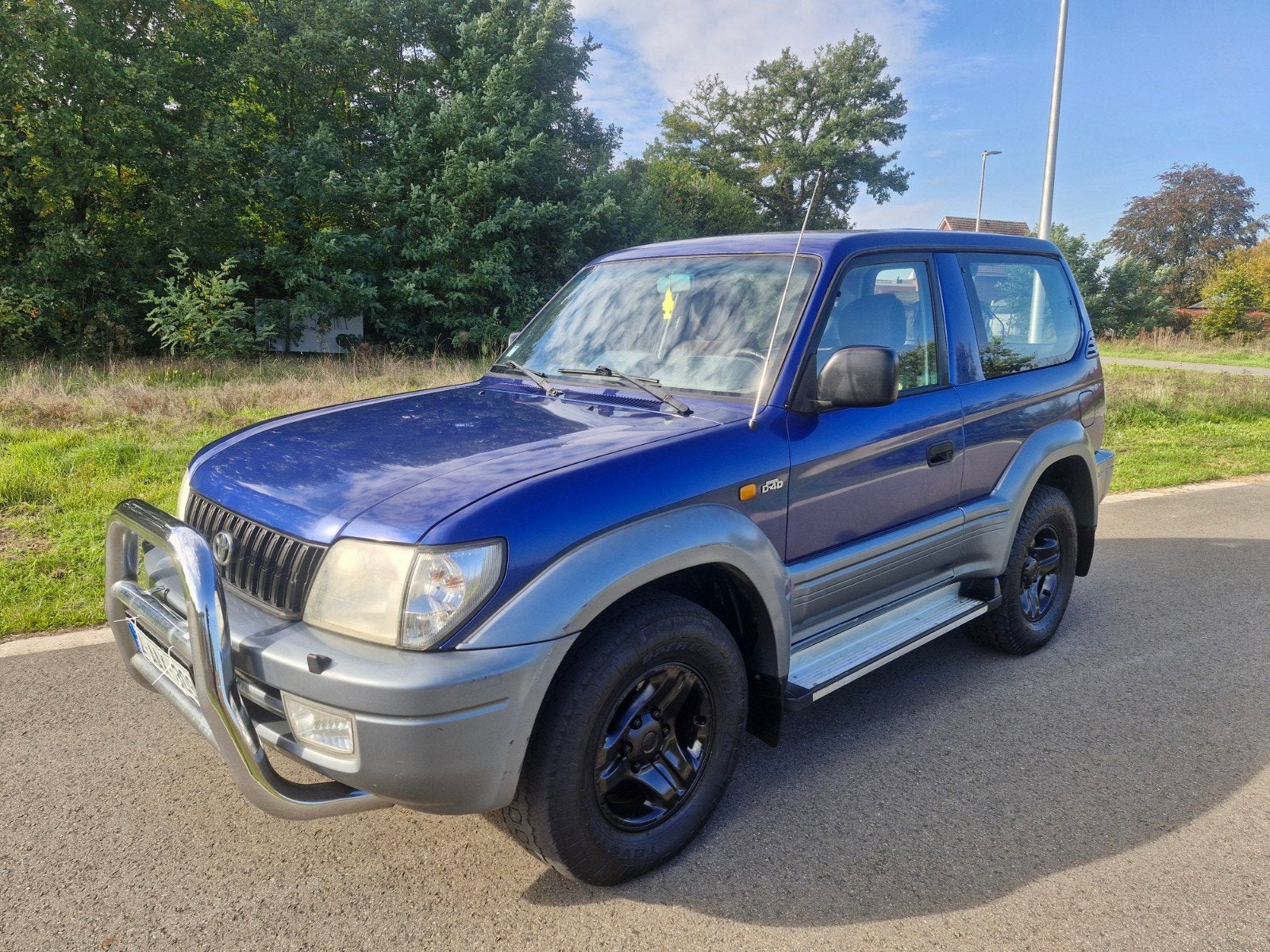 TOYOTA LANDCRUISER 3.0 D4D AIRCO 2001 LICHTEVRACHT 4WD, Auto's, 4 cilinders, Blauw, 2800 kg, Leder