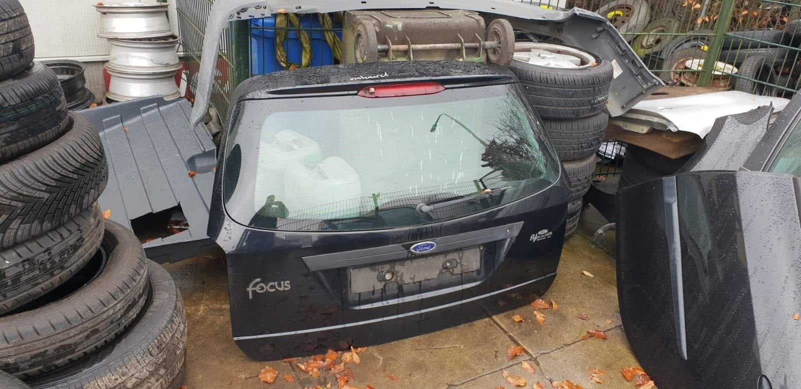 FORD FOCUS STATION WAGON ACHTERKLEP BJ 98 TOT 2004, Arrière, -, Haillon arrière, Utilisé
