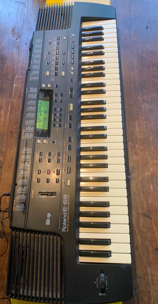 Keyboard ( synthesizer ), Ophalen, Roland, Midi-aansluiting, 61 toetsen