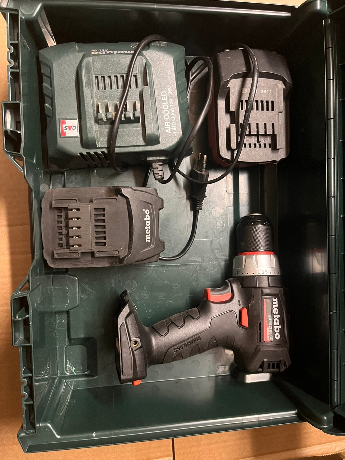 Metabo klop schroefmachine met 2 batterijen en lader, Doe-het-zelf en Bouw, Ophalen of Verzenden, Zo goed als nieuw, Boor- en Schroefmachine
