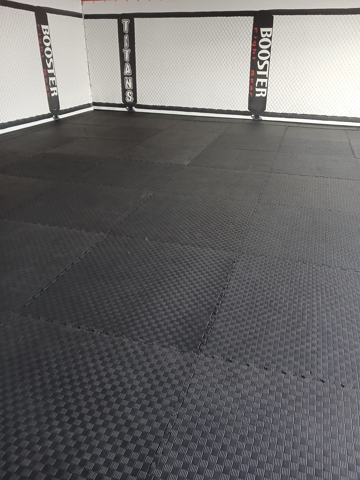 48 m2 puzzelmatten. 
1m x 1m  2,5cm dikte., Ophalen