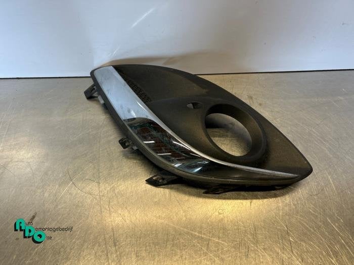 Afdekplaat mistlamp rechts van een Opel Corsa (Corsa D 07-), Auto-onderdelen, Gebruikt, -, -, Opel