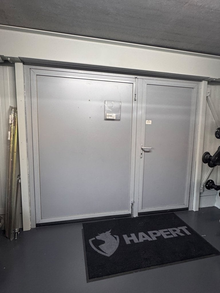 Gebruikte aluminium garagepoort met dubbele draaideuren, Doe-het-zelf en Bouw, Ophalen, Gebruikt, Aluminium