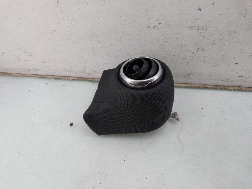 AERATEUR TABLEAU DE BORD Nissan Juke (F16) (|68410HS01A|), Germany@nissan-services.eu, Kronenweg 38
50389  Wesseling, DE, Utilisé