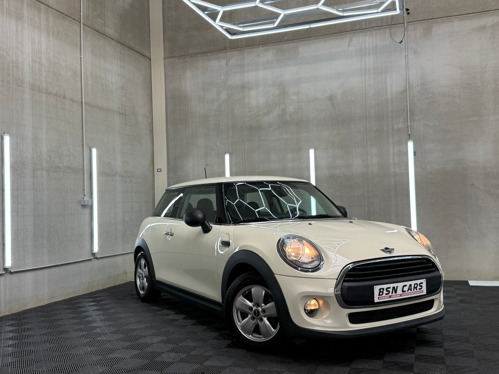 MINI ONE D/AIRCO/NAVI/PDC/GARANTIE, Auto's, Voorwielaandrijving, Stof, MINI Next, Wit