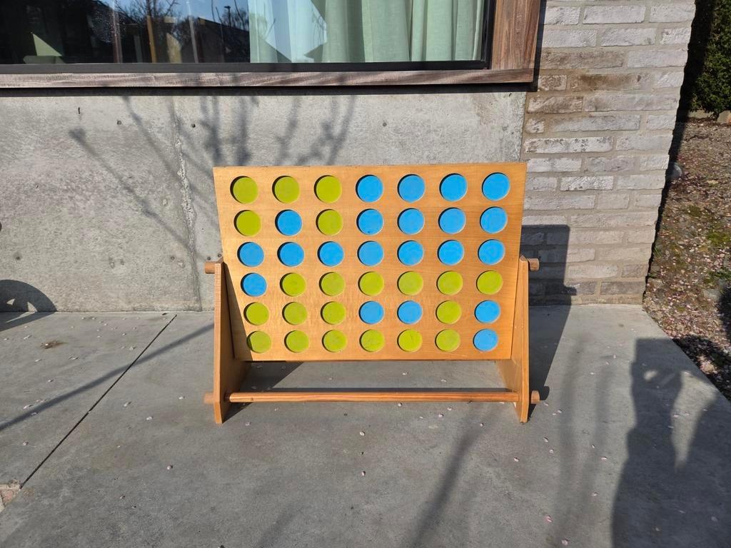 Houten 4 op een rij spel, Enlèvement