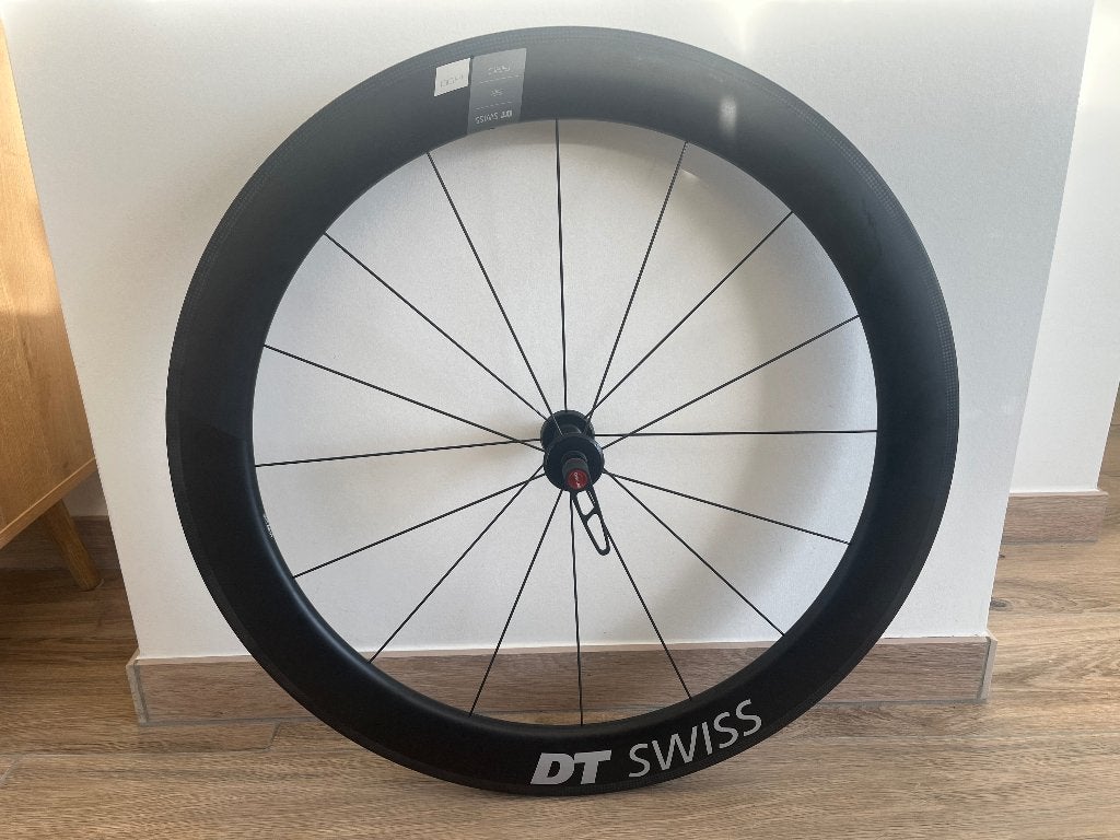DT Swiss voorwiel, Fietsen en Brommers, 28 inch, Carbon, Velgrem, Nieuw
