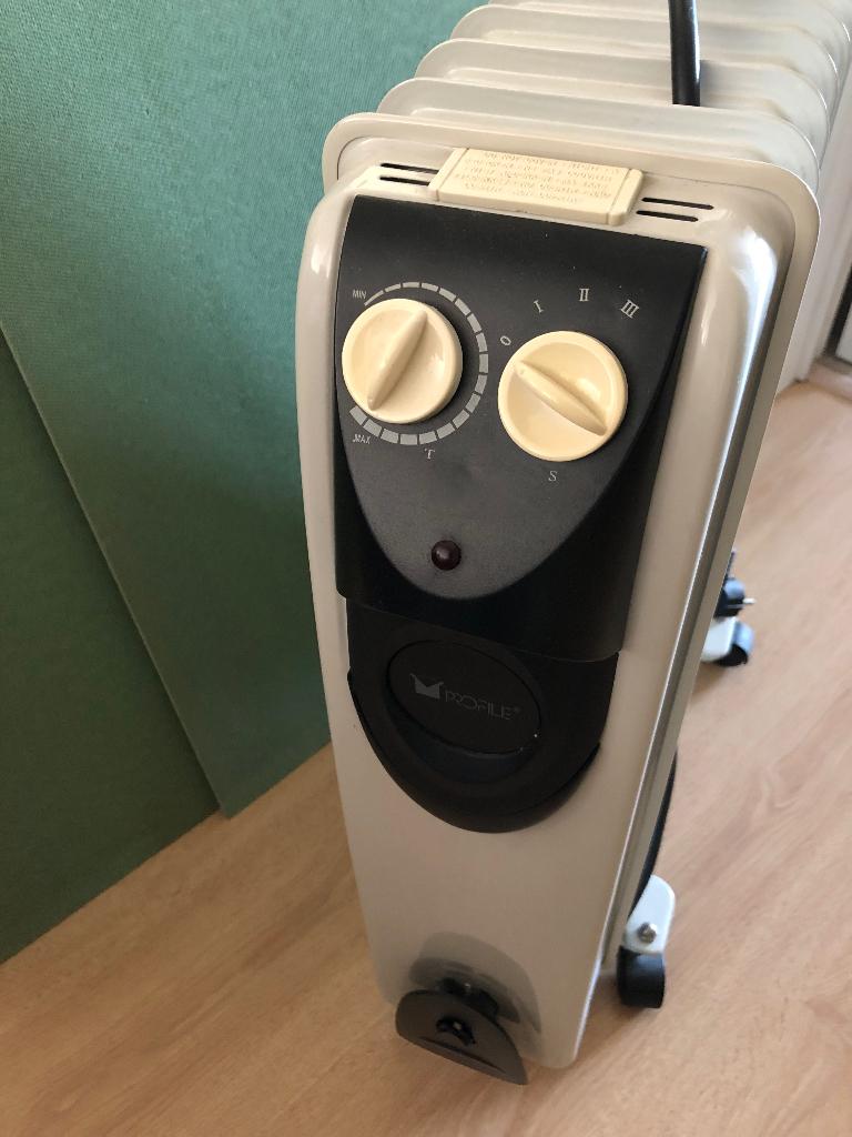 Mobiele radiator, Ophalen, Oliekachel, Elektrisch, Zo goed als nieuw
