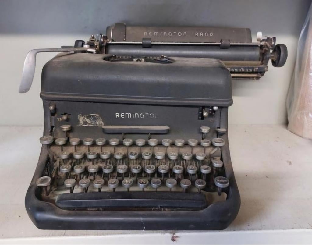 Machine à écrire Remington Rand vintage, Enlèvement