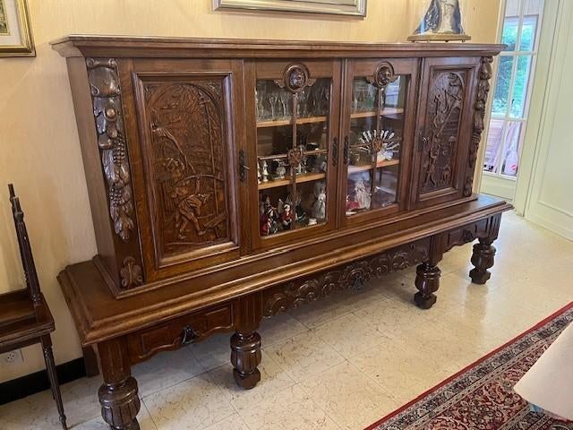 Armoire Breughel ancienne avec table assortie, Antiquités & Art, Antiquités | Meubles | Armoires, Enlèvement