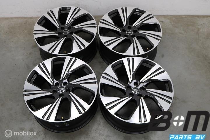 NIEUWSTAAT! Org. 22 inch RS velgen Audi Q8 Etron 4KE601025AM, Véhicule de tourisme, Autres dimensions, Utilisé, Jante(s)