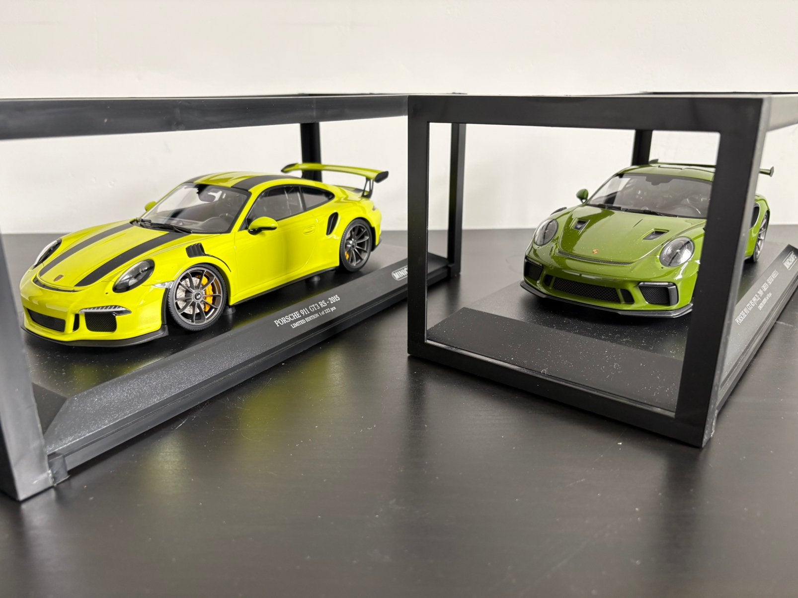 Porsche 991.1 et 991.2 GT3 Rs 1/18 Minichamps, Ophalen, Zo goed als nieuw, MiniChamps