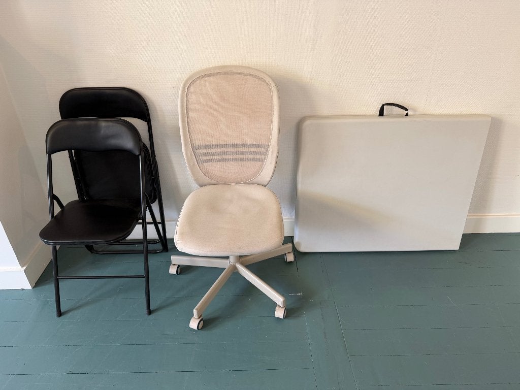 Klaptafel + bureaustoel + 2 stoeltjes + €50 cash!, Huis en Inrichting, Ophalen, Gebruikt