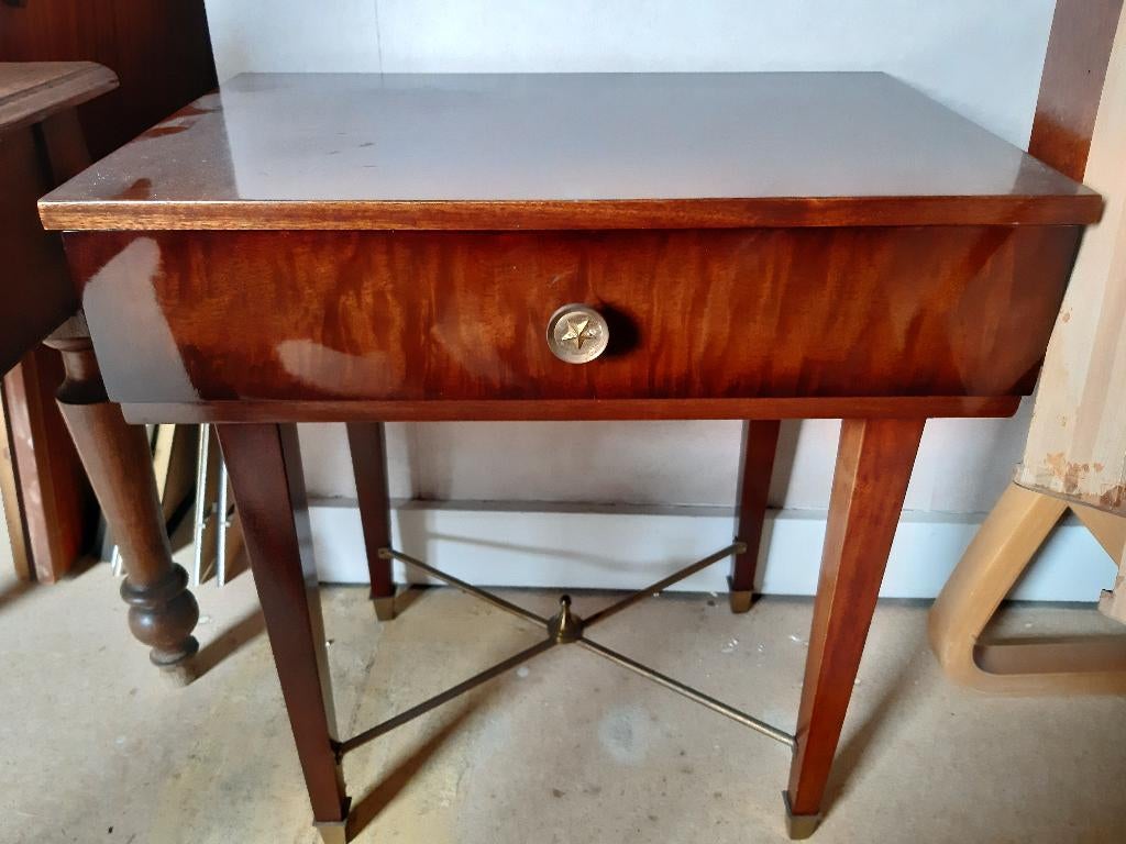 Table de chevet en acajou, 45 à 65 cm, Comme neuf, Enlèvement, 55 à 70 cm