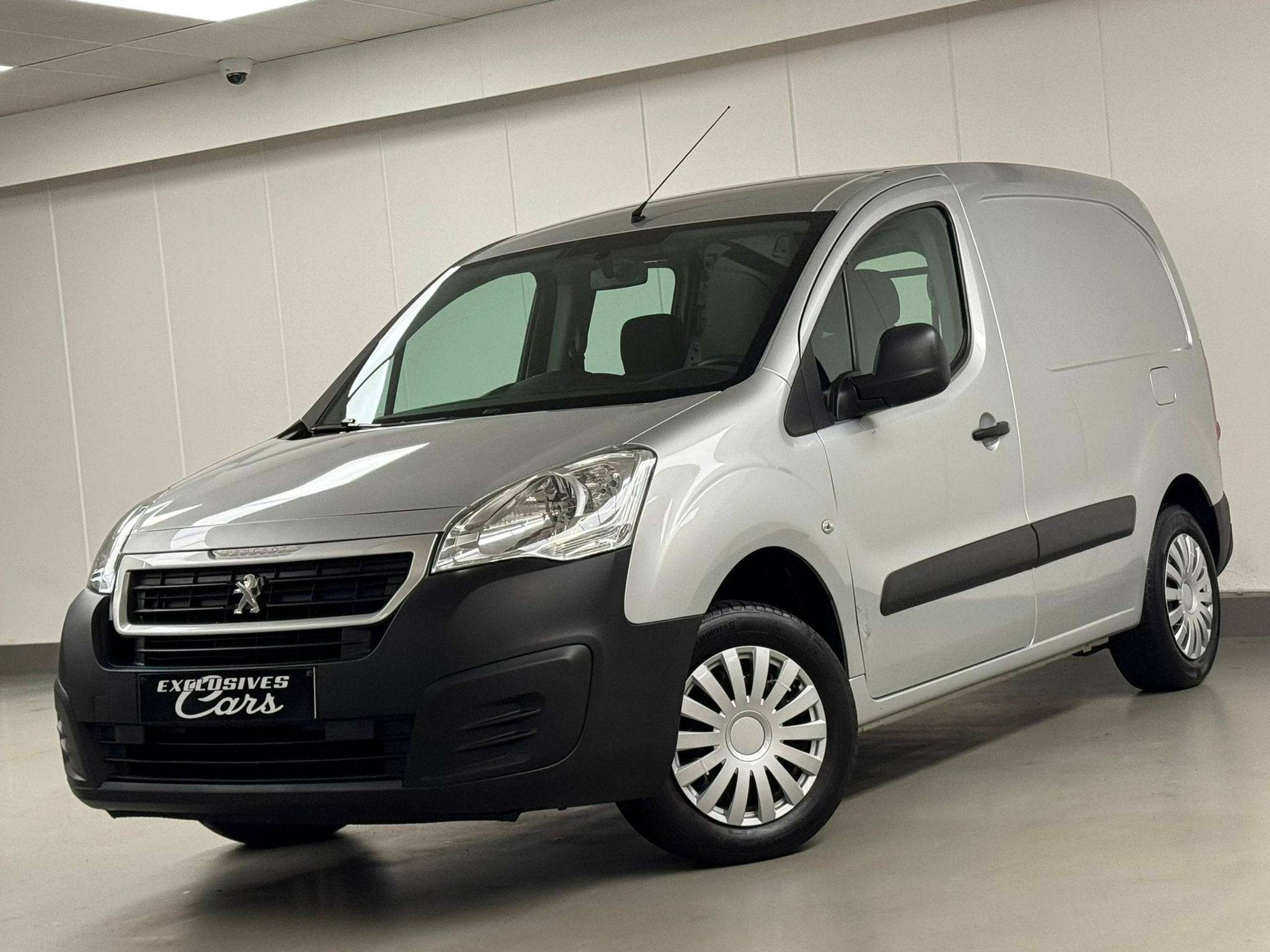 Peugeot Partner 1.6 HDI 100 CV UTILITAIRE 3 PLACES ! 1ere MA, Autos, Argent ou Gris, Achat, Euro 6, Entreprise
