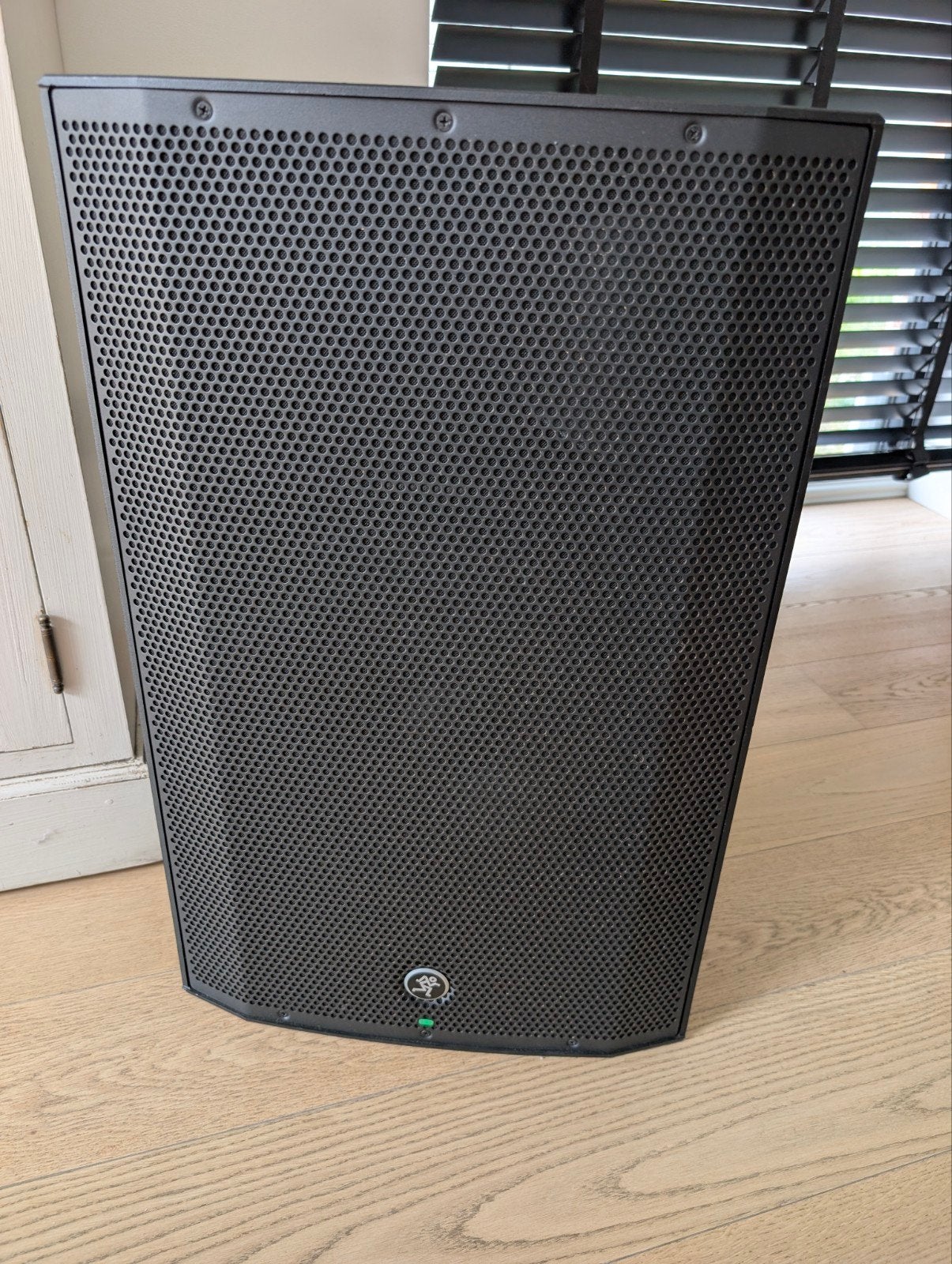 Mackie Thump15BST, 15", 1300Watt, Bluetooth, DSP, comme NEUF, TV, Hi-fi & Vidéo, Enceintes, Autres marques, Enlèvement ou Envoi