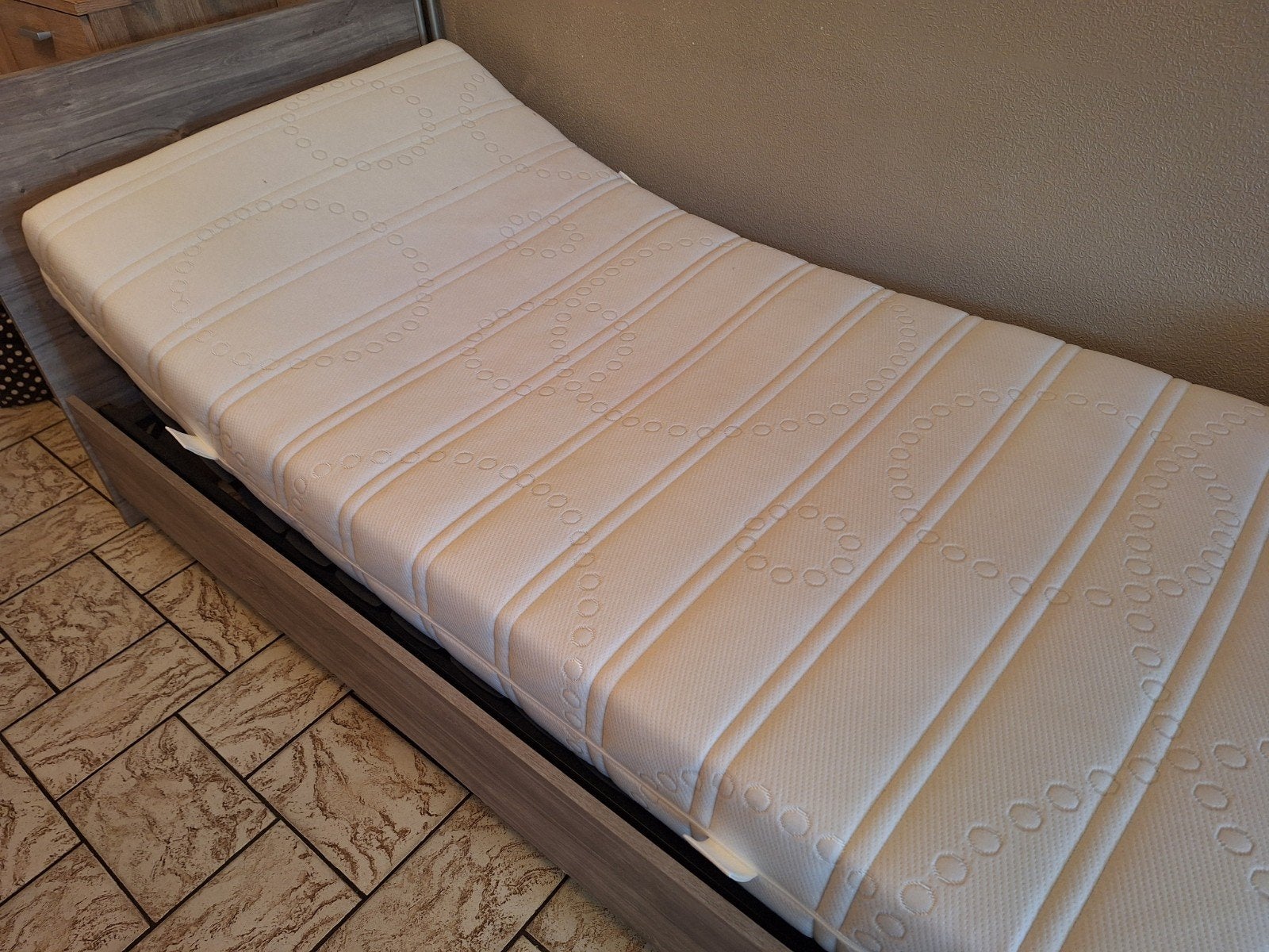 LIT SOMMIER TÊTE ET PIEDS RELEVABLE NEUF, 100 cm, 210 cm, Enlèvement, Une personne