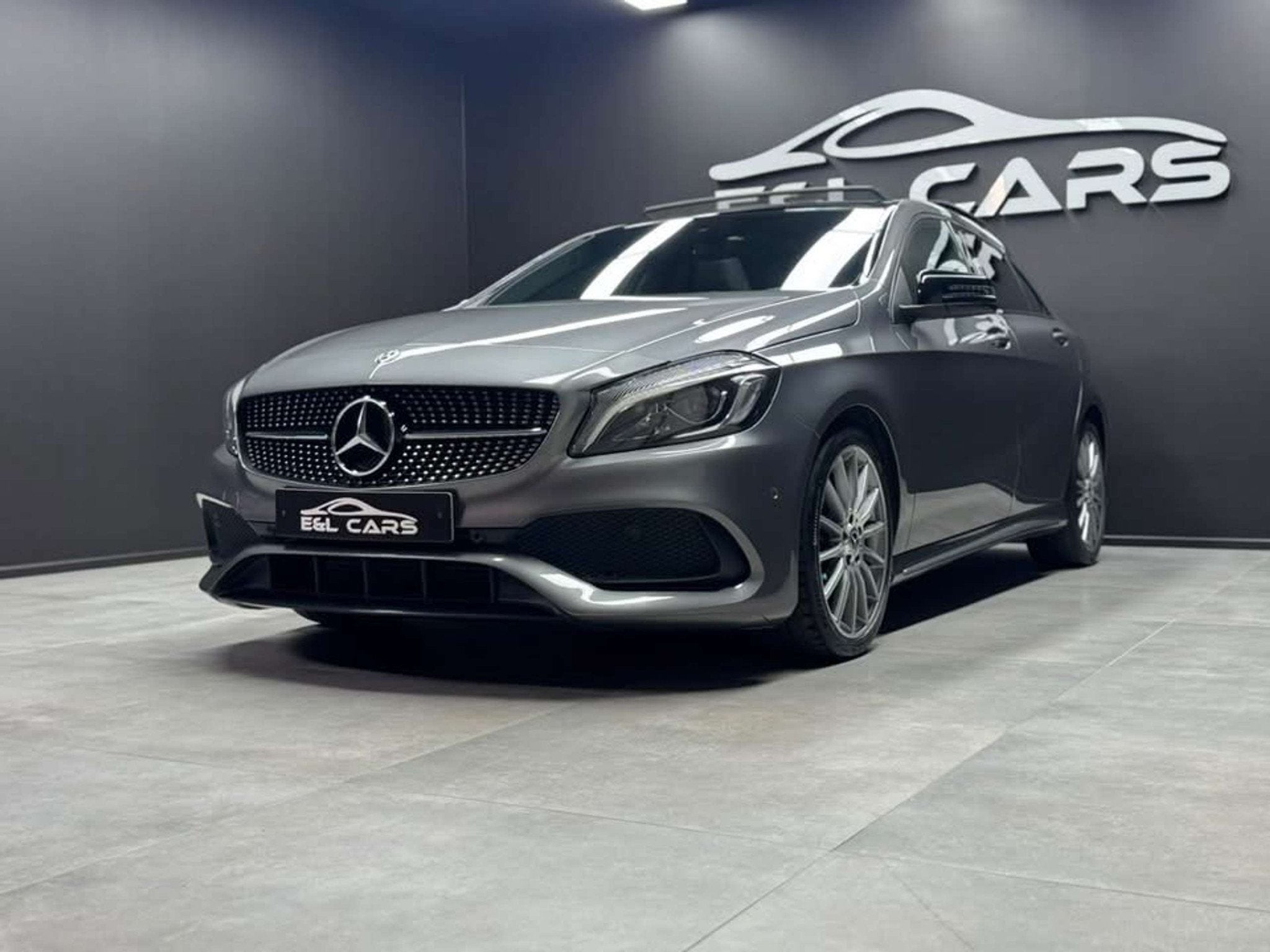 Mercedes-Benz A-Klasse 180 A 180 d Pack AMG *12 mois de gara, Auto's, Gebruikt, 4 cilinders, Bi-Xenon koplampen, Alcantara