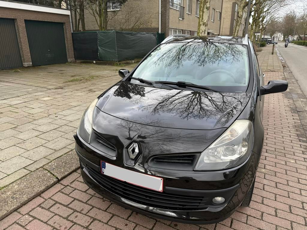Renault Clio 1.2 Benzine, Voorwielaandrijving, Zwart, Leder en Stof, Zwart
