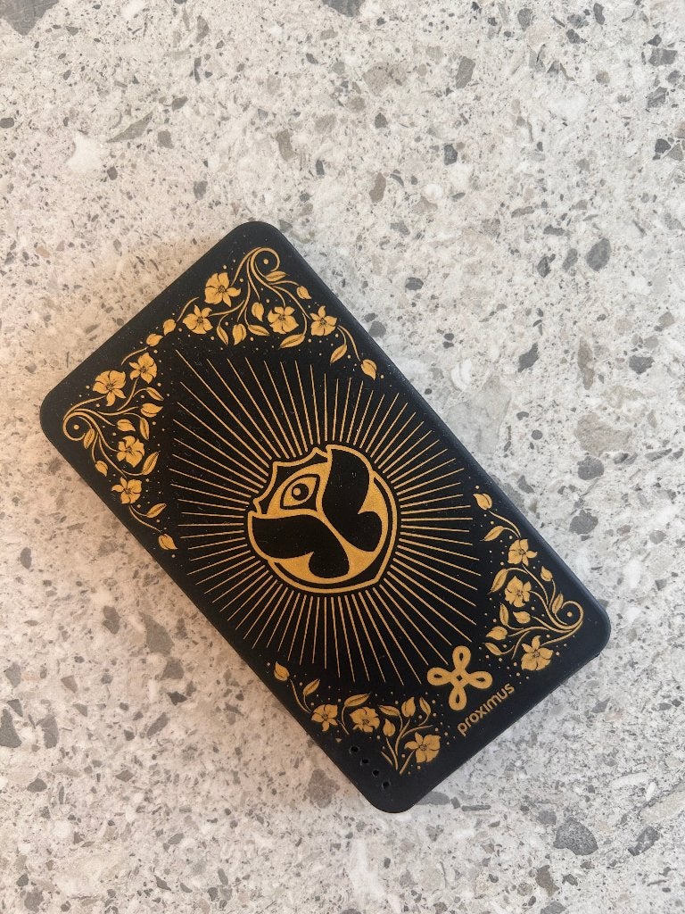 Tomorrowland powerbank, Telecommunicatie, Powerbanks, Ophalen of Verzenden, Zo goed als nieuw