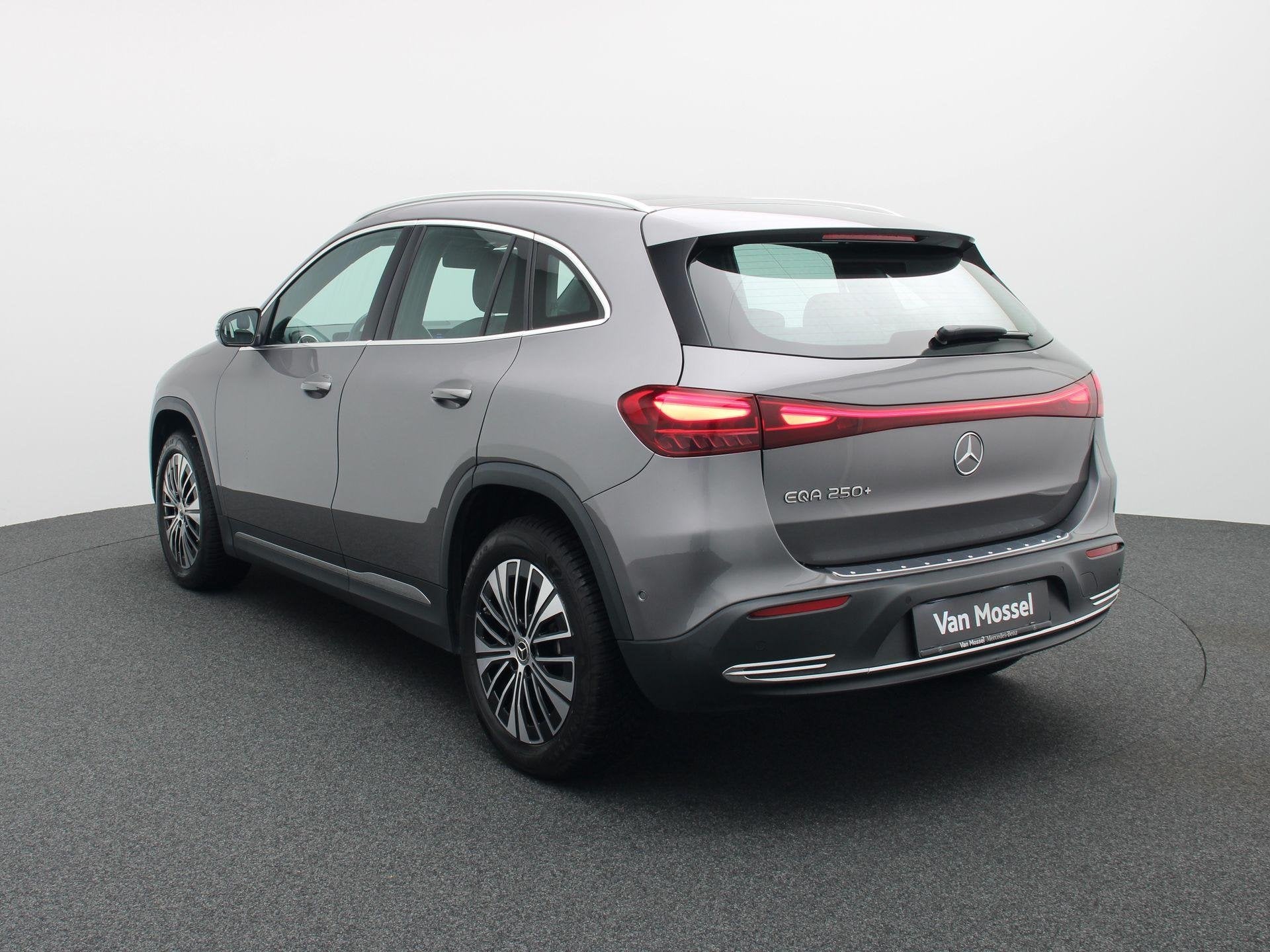 Mercedes-Benz EQA 250+ Business Line + CARPLAY + PANORAMISCH, Autos, Mercedes-Benz, Argent ou Gris, Achat, 550 km, Euro 6