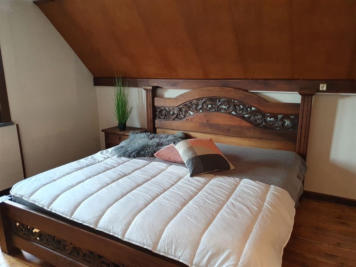koloniaal bed 200  200 cm + bijpassend nachtkastje, Ophalen, Gebruikt, Bruin, Koloniaal