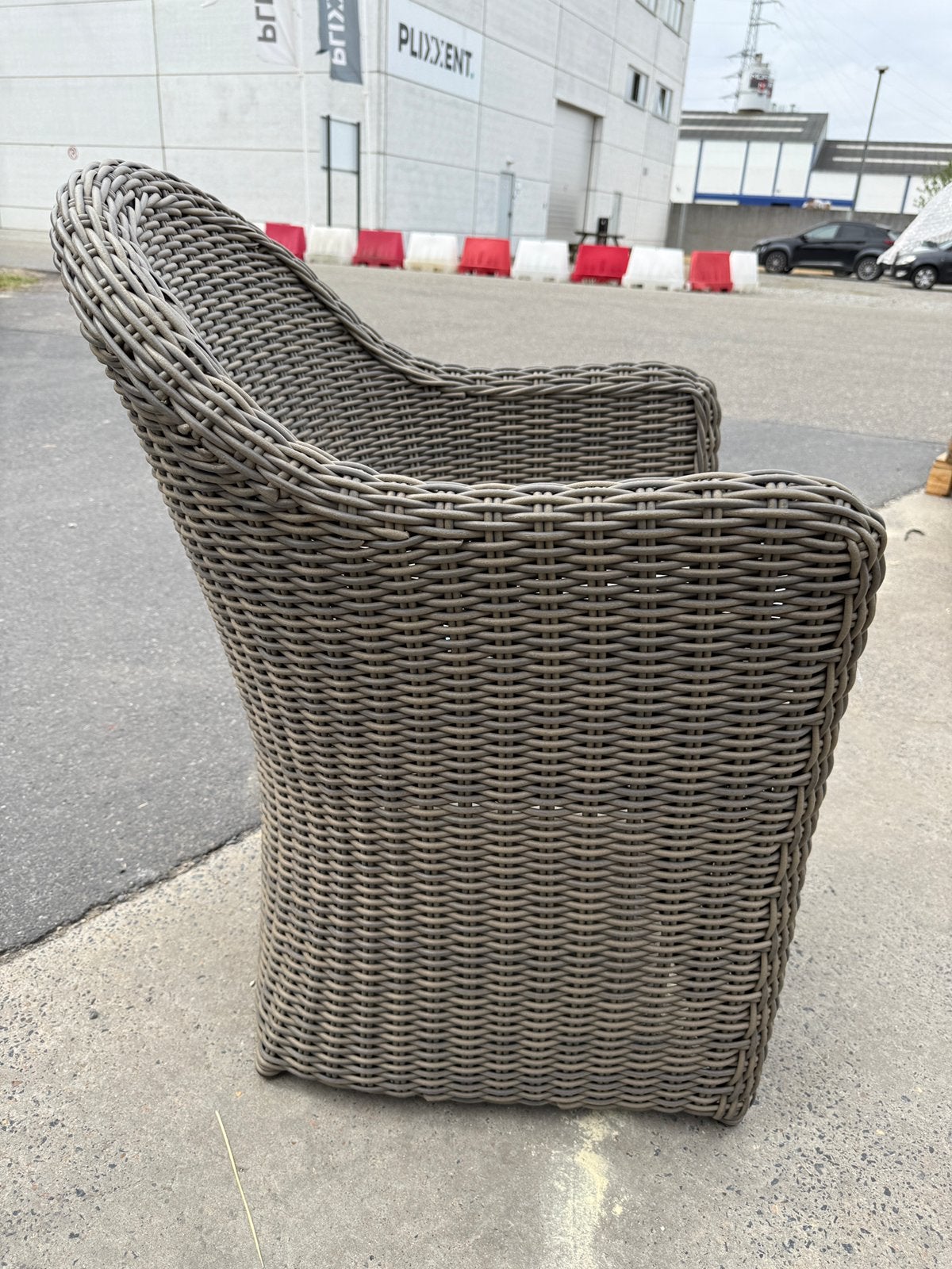 Chaise Borek en osier taupe avec coussin, Jardin & Terrasse, Chaises de jardin, Enlèvement ou Envoi, Neuf, Osier