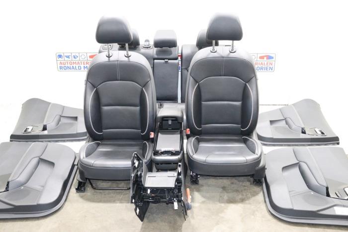 Bekleding Set (compleet) van een Kia Niro (Niro 16-), 12 maanden garantie, -, -, Ophalen of Verzenden