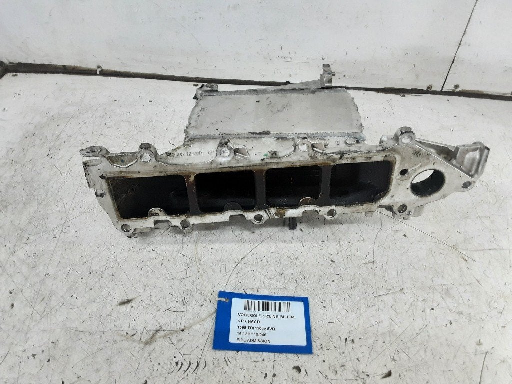 COLLECTEUR D'ADMISSION Golf VII (AUA) (T983659B43152), Volkswagen, Mevr. I. Hauben, Utilisé, Rue de l'Espoir 34 34
4030  GRIVEGNÉE, BE