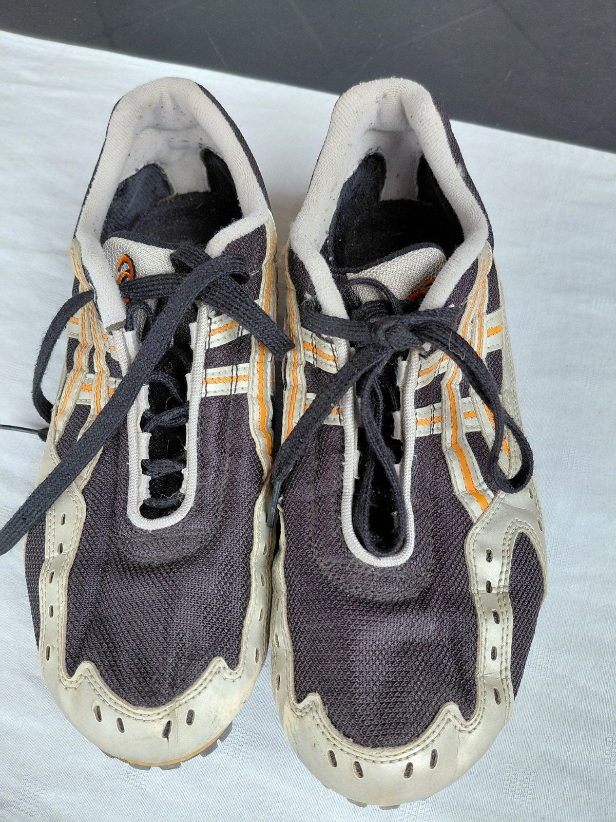 Atletiek spikes, Ophalen, Spikes
