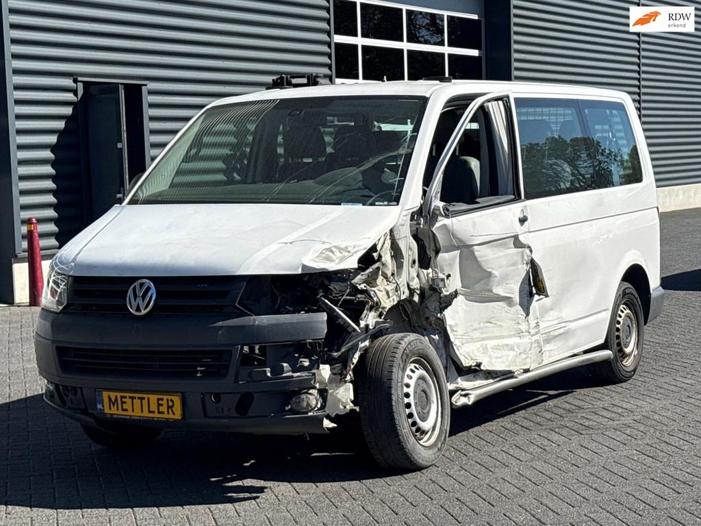 Volkswagen Transporter Kombi 2.0 TDI L1H2 Trendline, 9 Perso, Auto's, Gebruikt, 4 cilinders, 211 g/km, 2500 kg