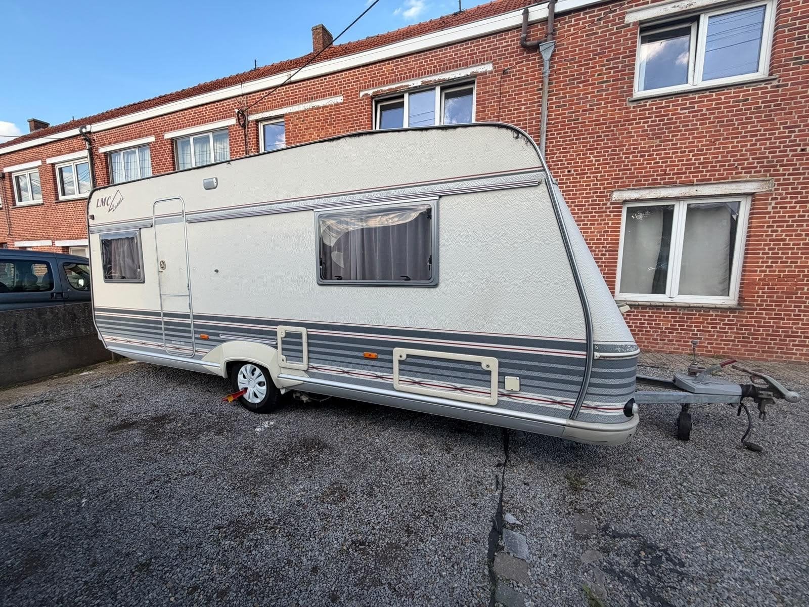 Caravan LMC, Caravans en Kamperen, Rondzit, Particulier, Douche, 2 aparte bedden