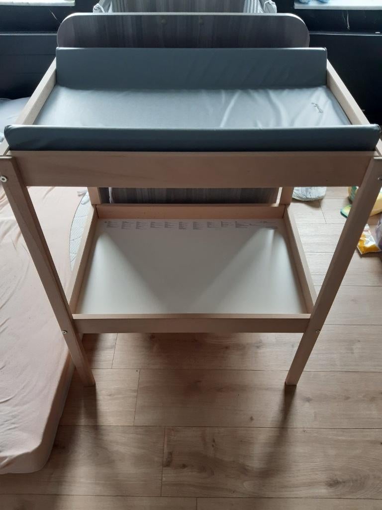 Table a langer + le matelas, Enlèvement, Utilisé