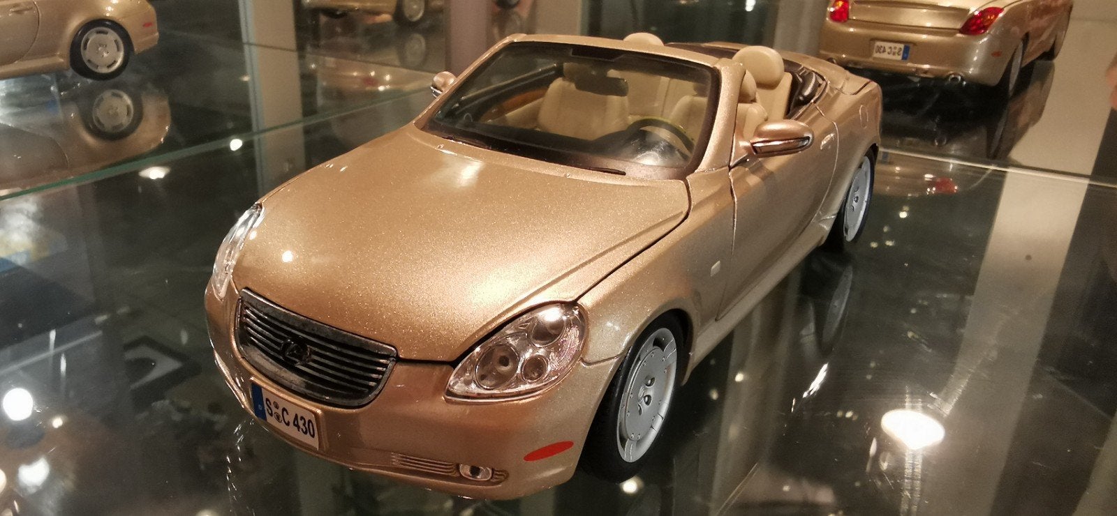 Lexus SC 430 - Maisto 1/18, Hobby en Vrije tijd, Modelauto's | 1:18, Ophalen, Zo goed als nieuw, Auto, Maisto