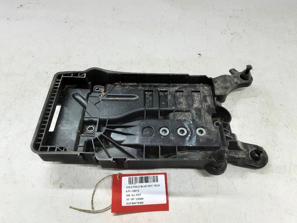 SUPPORT DE BATTERIE Volkswagen Polo VI (AW1), Volkswagen, Mevr. I. Hauben, Utilisé, Rue de l'Espoir 34 34
4030  GRIVEGNÉE, BE