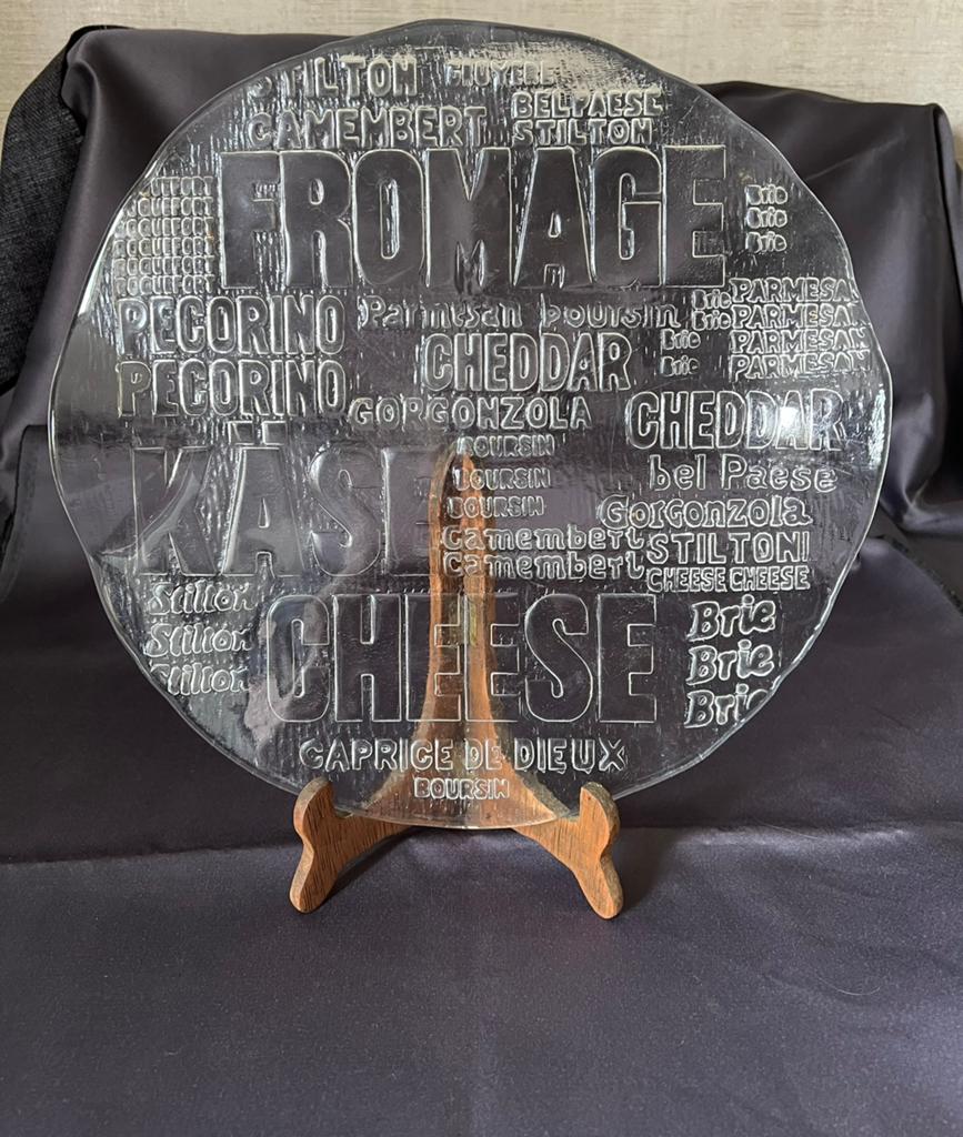 Grand plateau à fromage vintage en verre moulé – Ø 32 cm, Enlèvement, Comme neuf, Rond, Autres matériaux