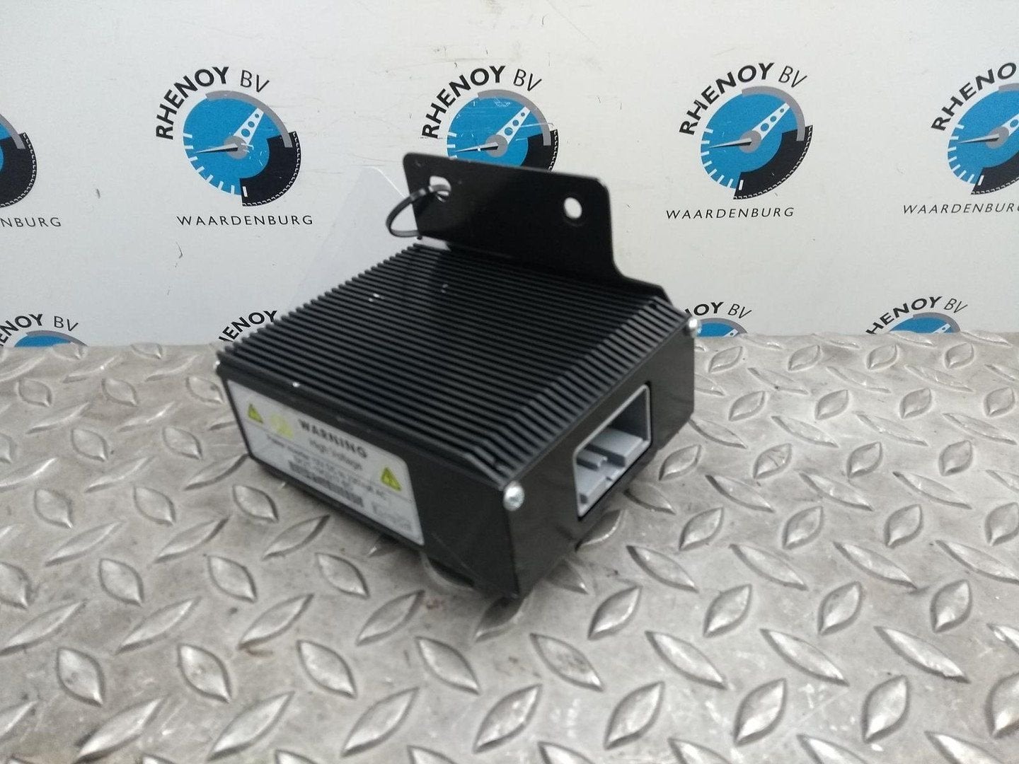 FORD TRANSIT OMVORMER VOLTAGE 2016, Ophalen of Verzenden, Gebruikt, Stiba lid