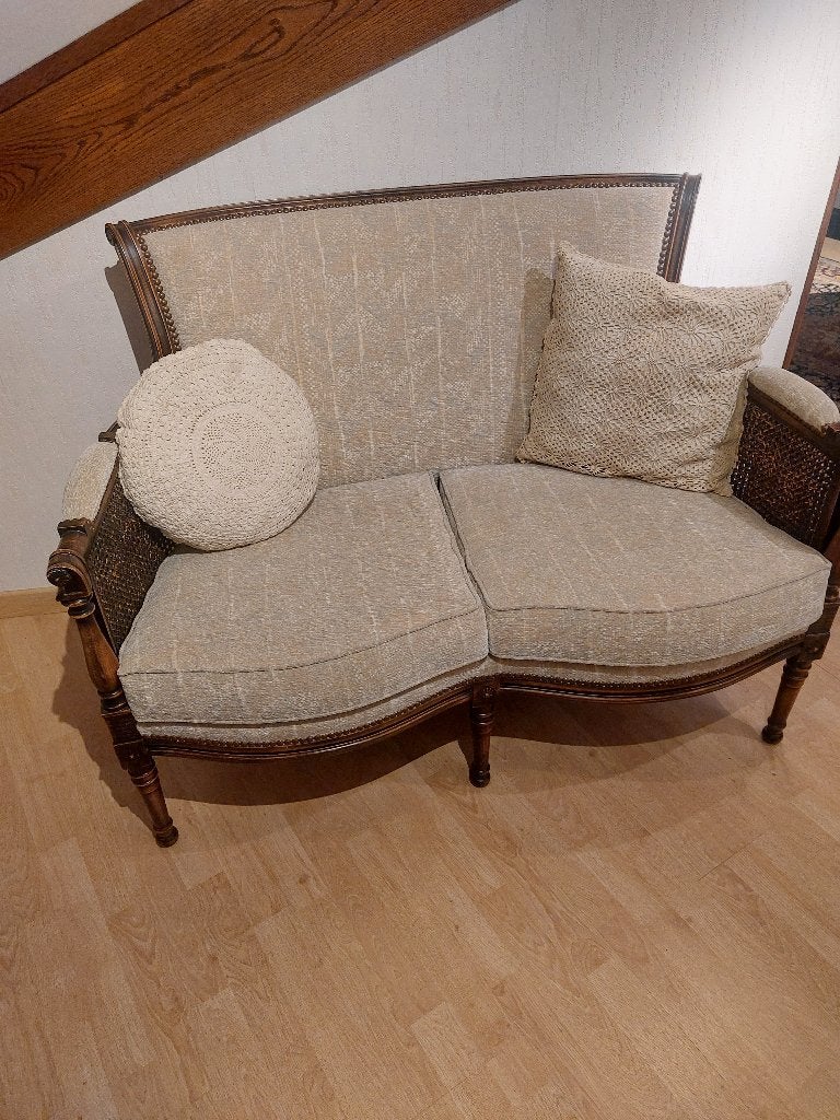 2 stoelen en zetel, Ophalen
