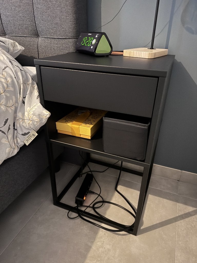 3x VIKHAMMER Nachtkastje, zwart, 65x40x39 cm, Ophalen, Gebruikt, Minder dan 45 cm, 55 tot 70 cm