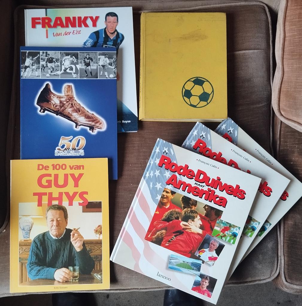 Lot  Sport Voetbal  - 41 boeken, Enlèvement