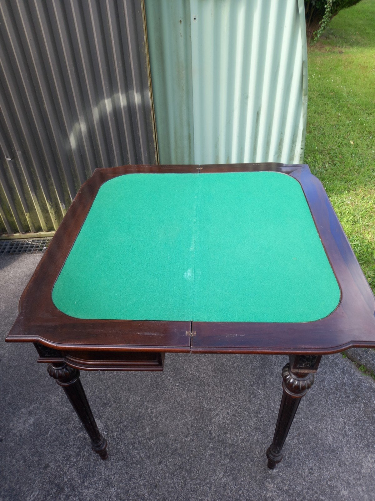 Table de jeux retractable, Enlèvement