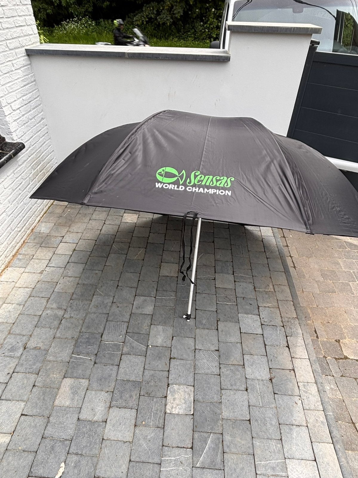 Parapluie sensas, Enlèvement, Neuf